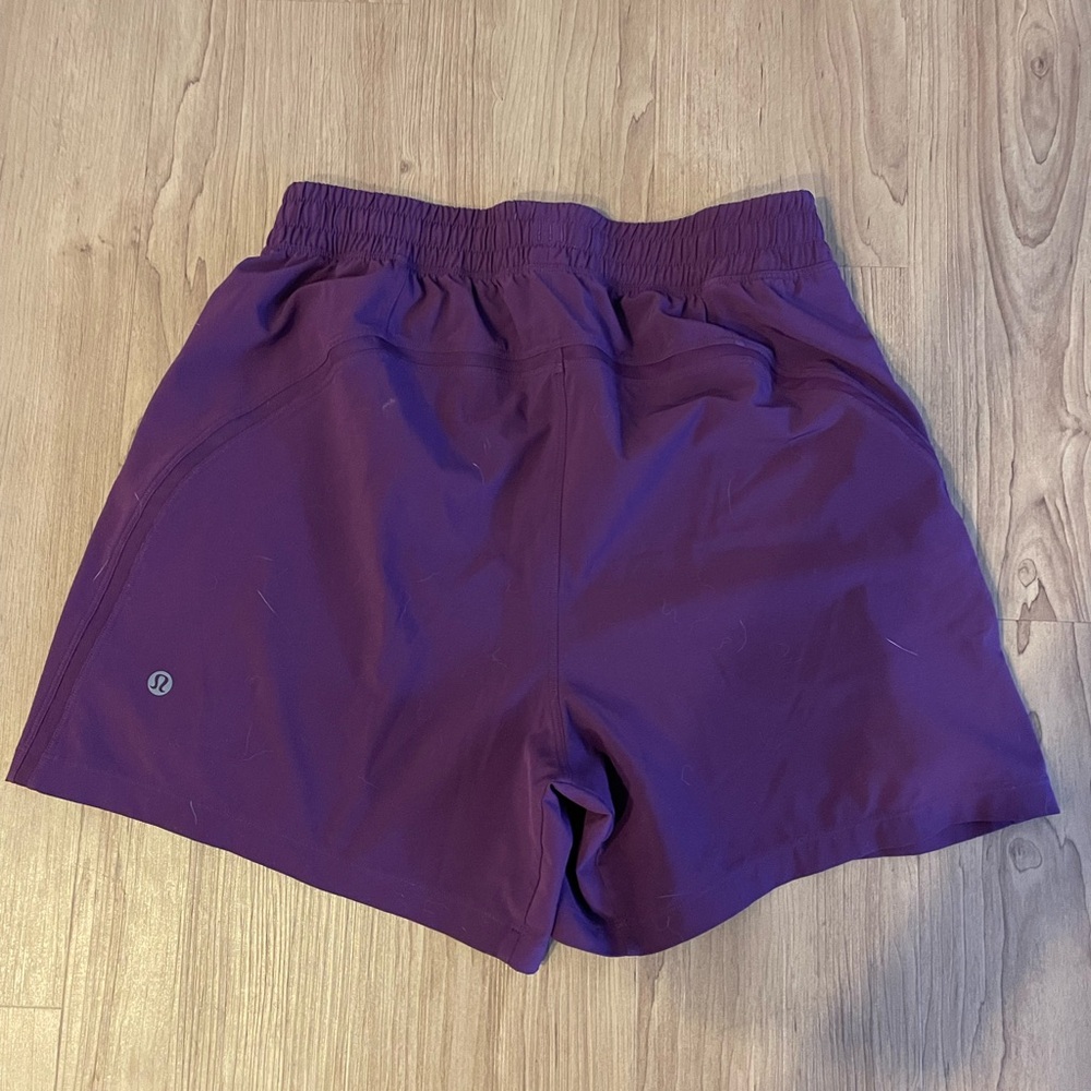 Lululemon Athletica Men’s Pacebreaker 5” Deep Purple Shorts - Picture 2 of 2